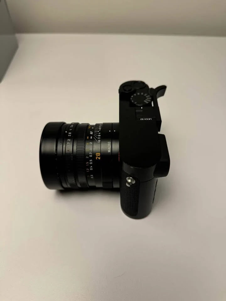 Leica Q2 47.3 MP Digital SLR Camera - Black
