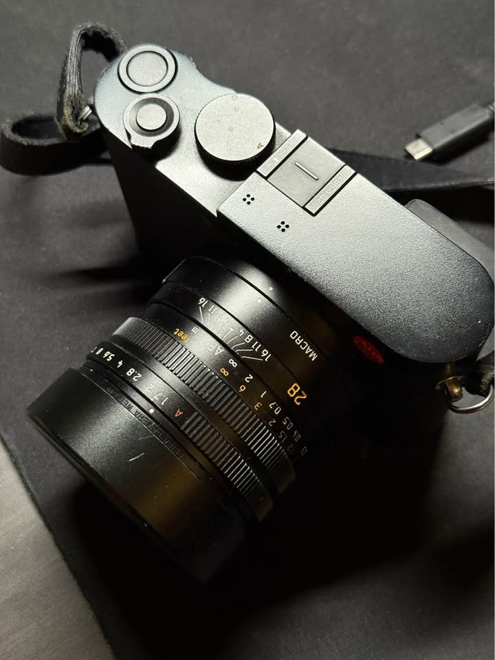 Leica Q2