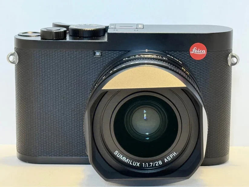 Leica Q2 With original box, accessories, Leica leather half case, and more!