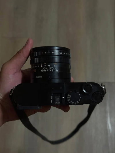 Leica Q2 with box & receipt