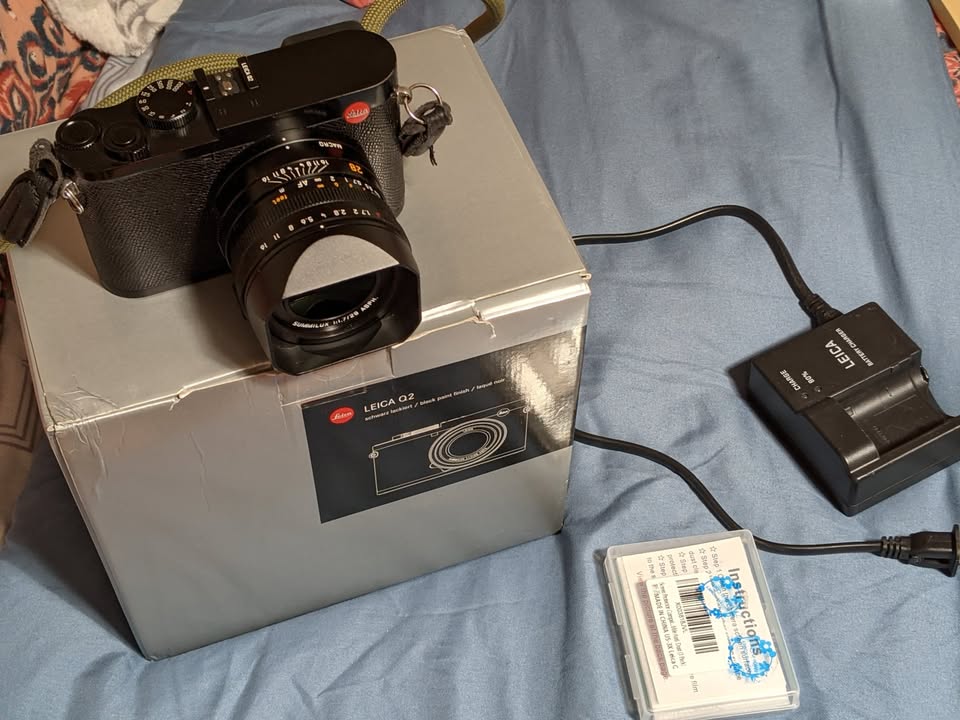 Leica Q2 47.3 MP Digital SLR Camera - Extra Battery + Accessories