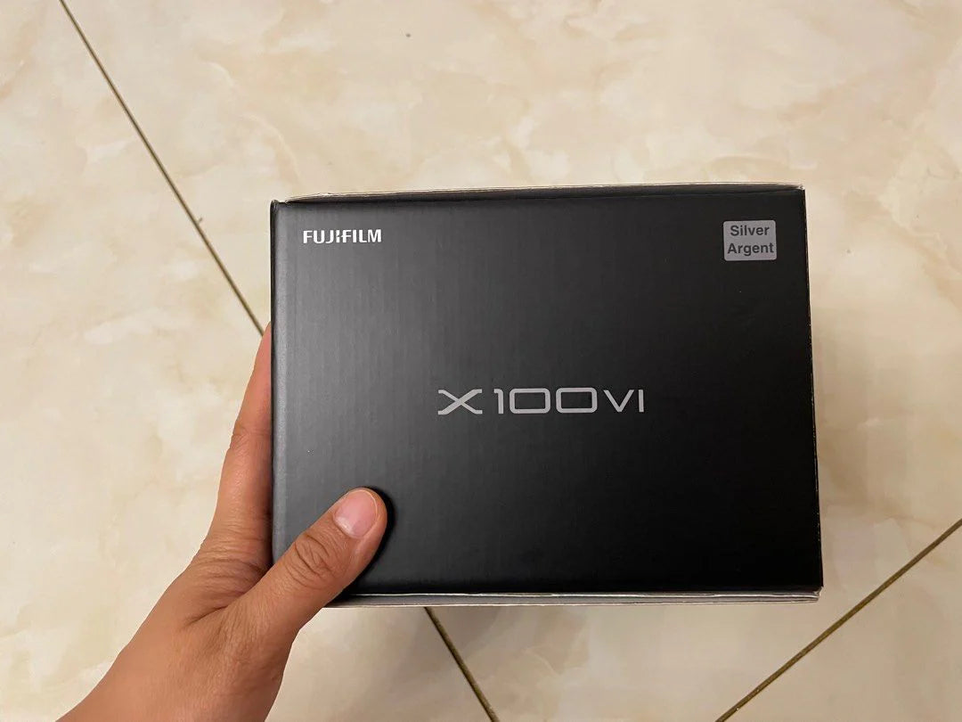 Fujifilm X100VI (Silver）Brand New