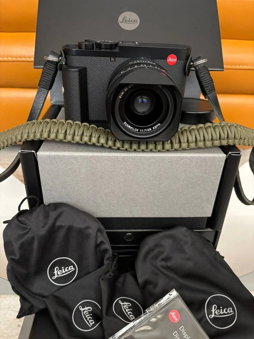 Leica Q2  Bonus Included