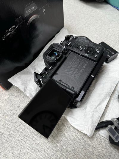 SONY A7S III Mirrorless Digital 4K Camera + Small rig Cage